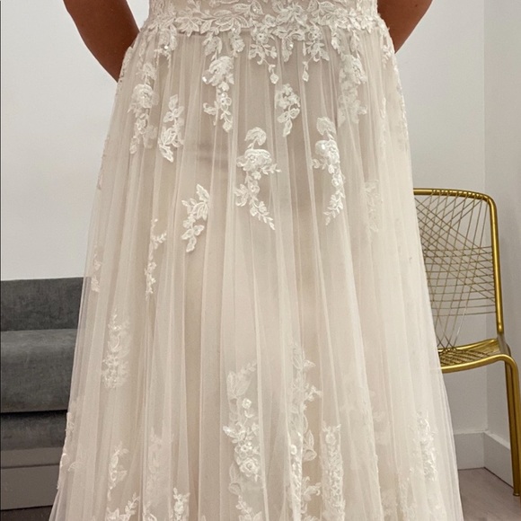 Essense of Australia D2537 Wedding dress - Picture 7 of 11